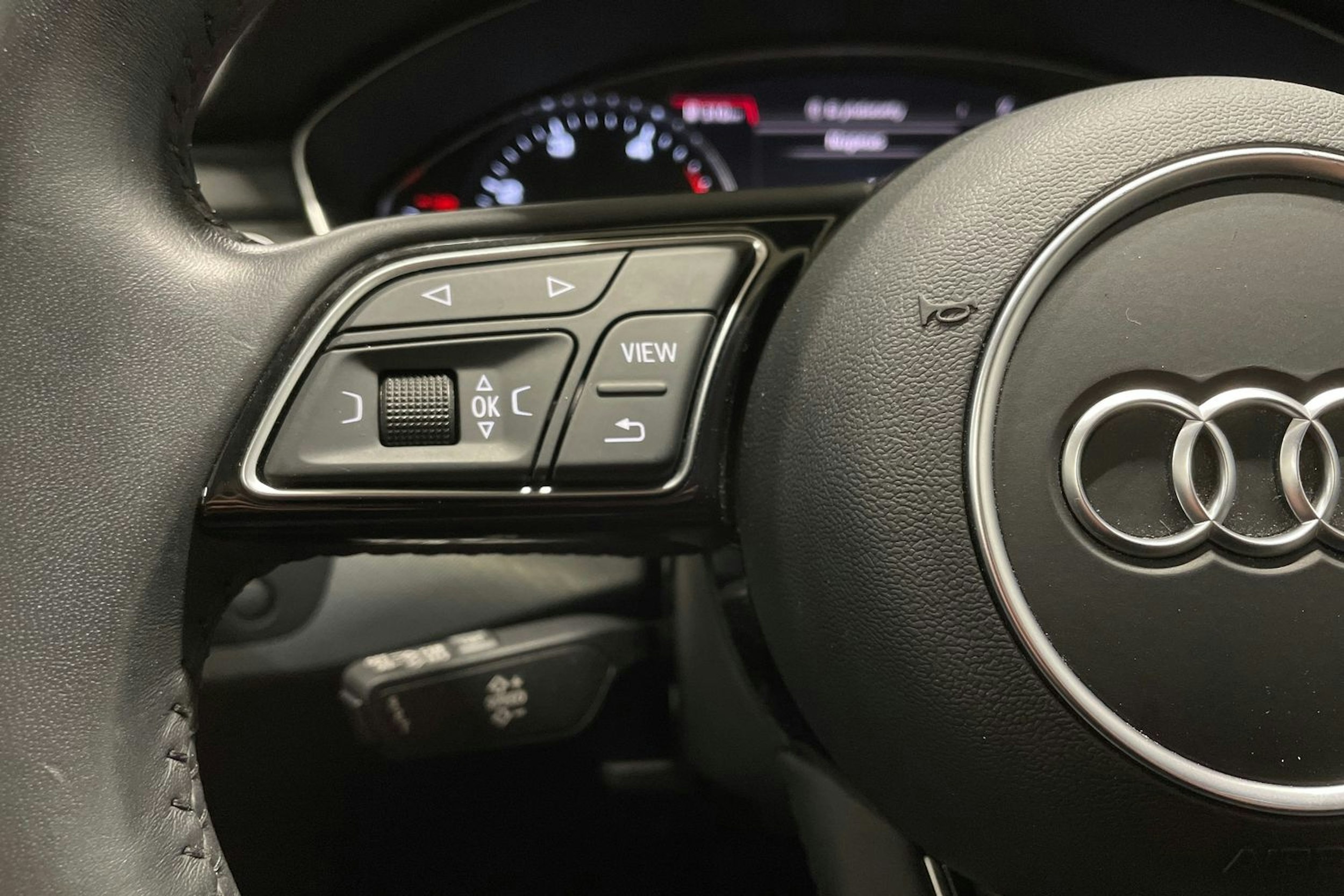 valkoinen Audi A4 2019 kuva 24.