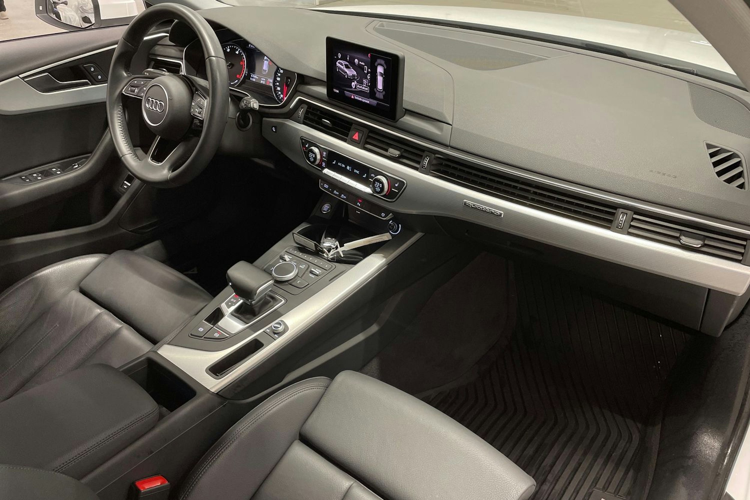 valkoinen Audi A4 2019 kuva 29.