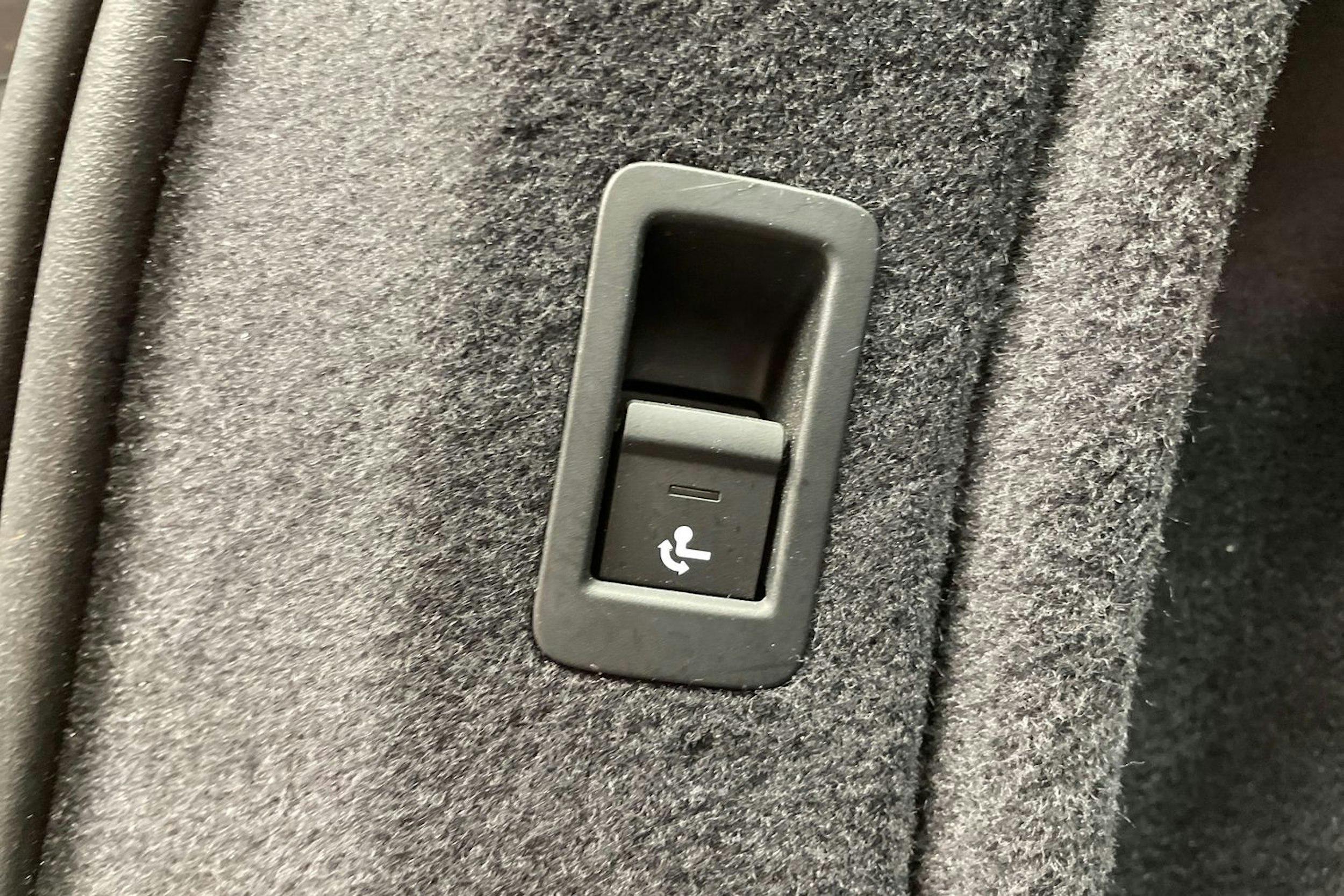 valkoinen Audi A4 2019 kuva 30.