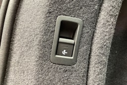 valkoinen Audi A4 2019 kuva 30.