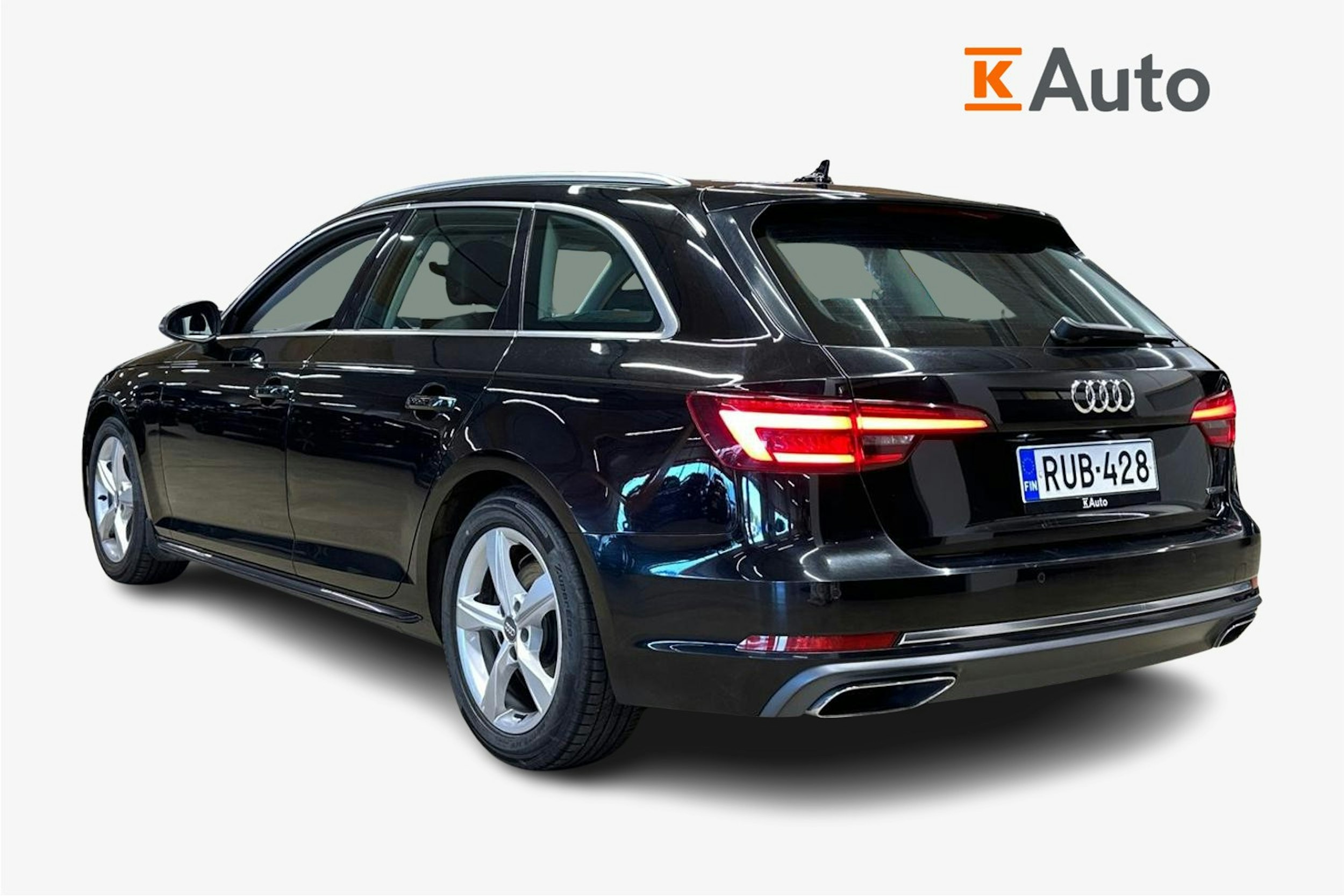 musta Audi A4 2019 kuva 2.