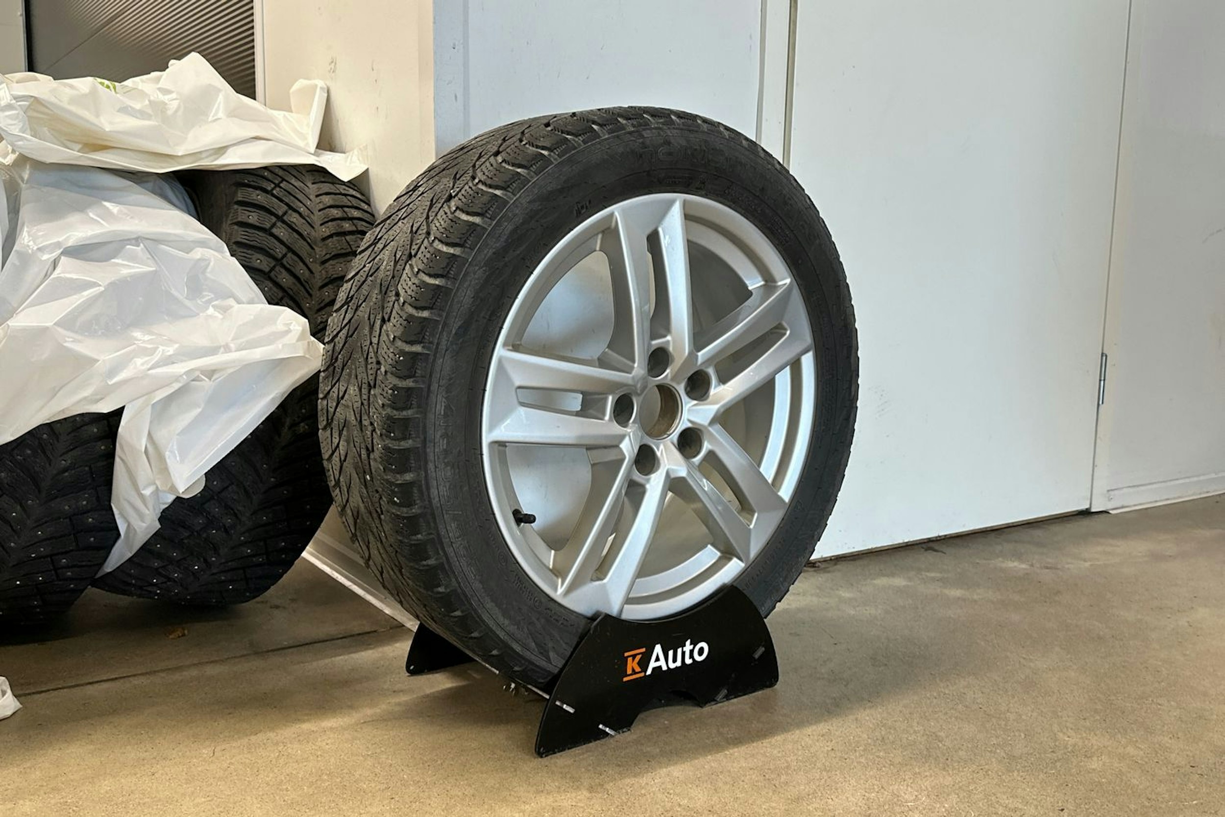 musta Audi A4 2019 kuva 13.