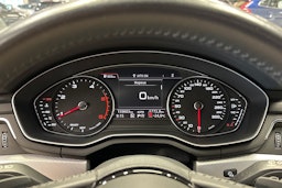 musta Audi A4 2019 kuva 25.