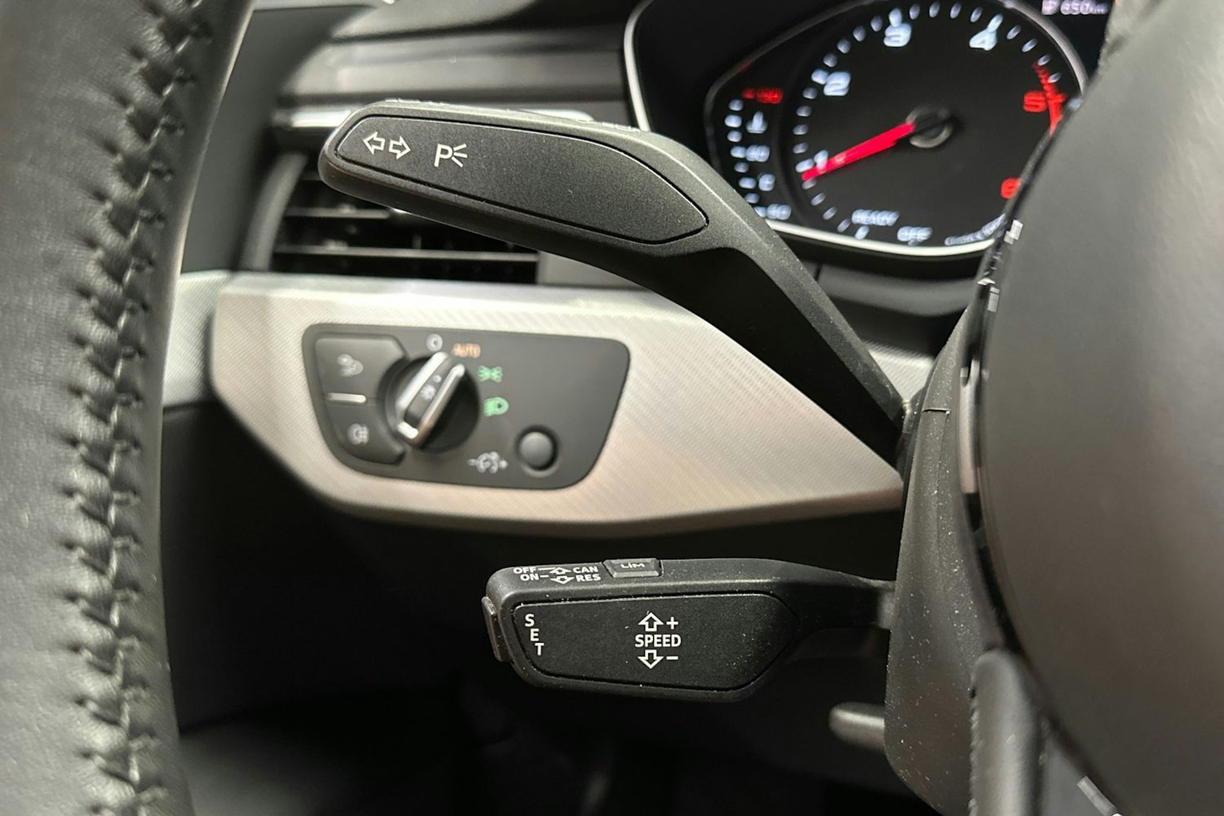 musta Audi A4 2019 kuva 26.