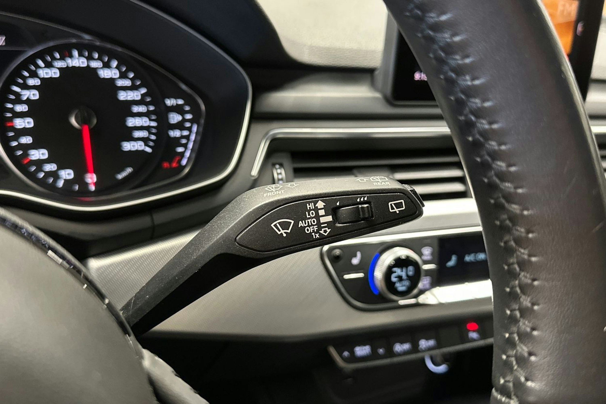 musta Audi A4 2019 kuva 27.