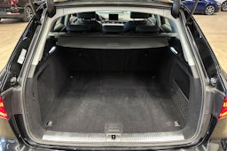 musta Audi A4 2019 kuva 32.