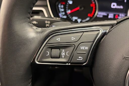 Valkoinen Audi A4 2019 kuva 15.