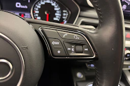 Valkoinen Audi A4 2019 kuva 16.