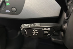 Valkoinen Audi A4 2019 kuva 17.