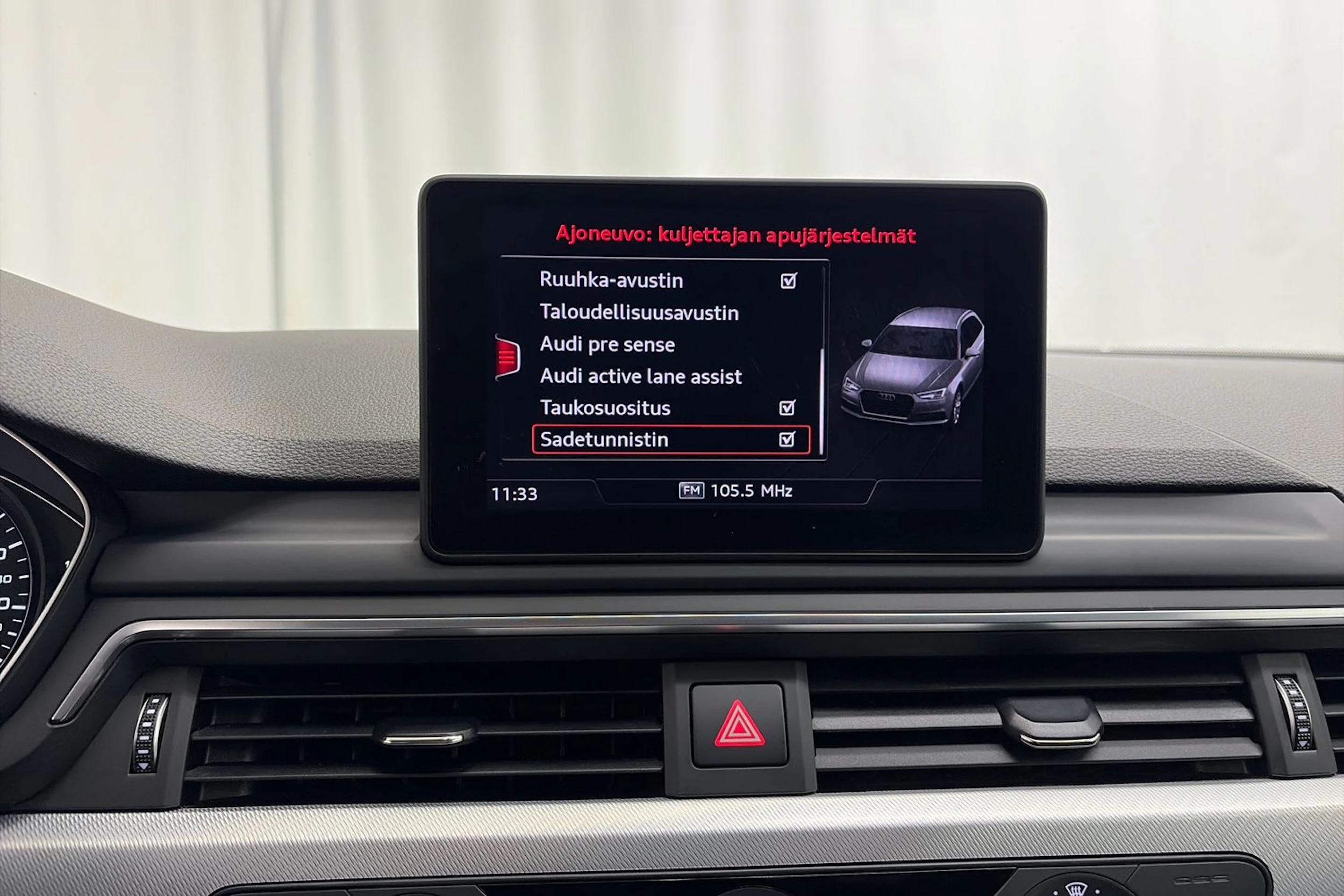Valkoinen Audi A4 2019 kuva 20.