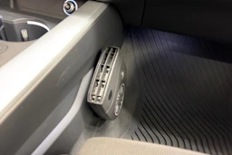Valkoinen Audi A4 2019 kuva 25.