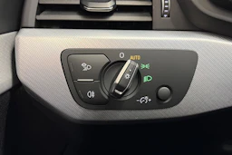 Valkoinen Audi A4 2019 kuva 28.