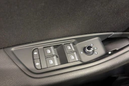 Valkoinen Audi A4 2019 kuva 29.