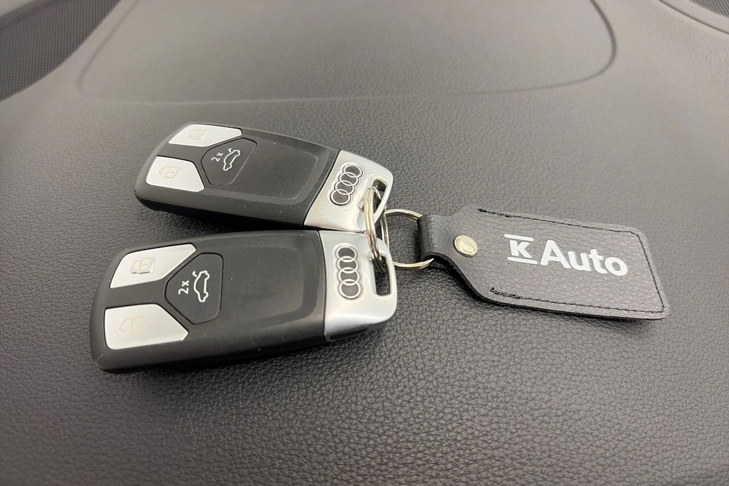 Valkoinen Audi A4 2019 kuva 30.