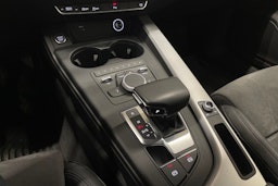 punainen Audi A4 2019 kuva 22.