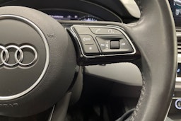 punainen Audi A4 2019 kuva 25.