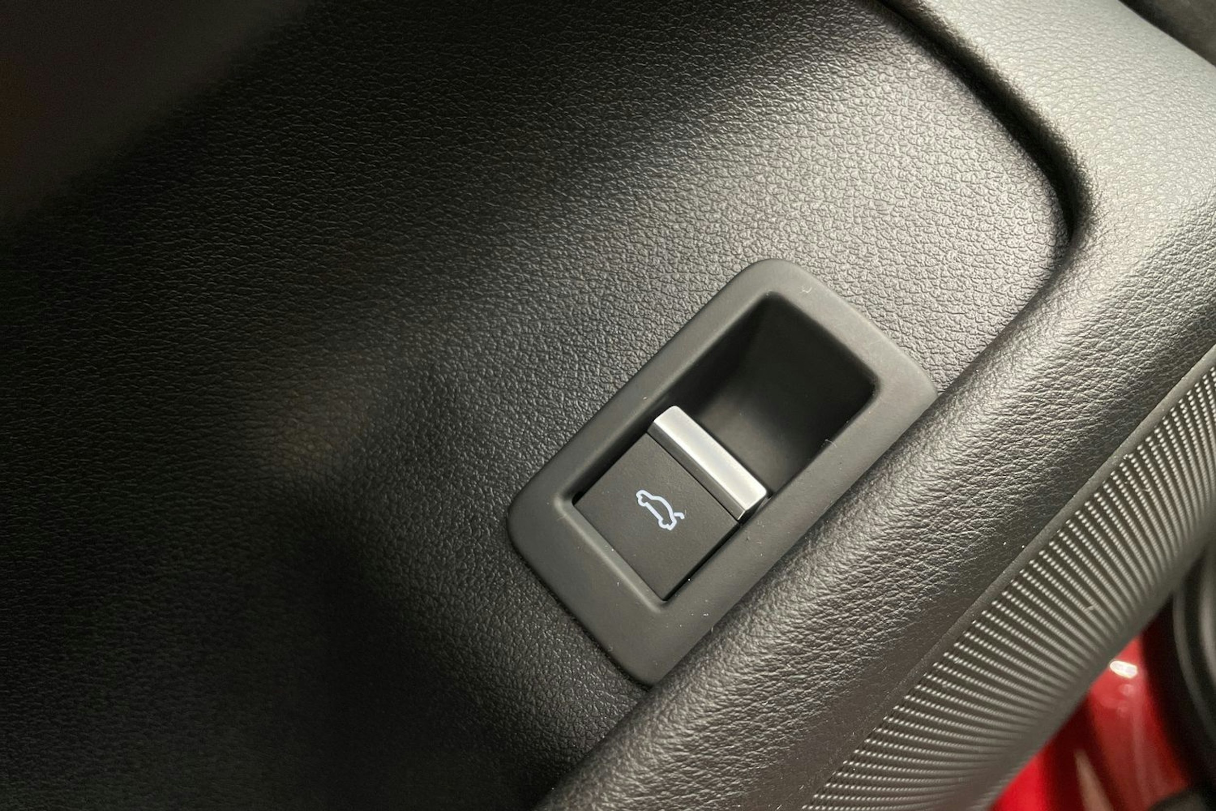 punainen Audi A4 2019 kuva 26.