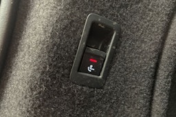 punainen Audi A4 2019 kuva 32.