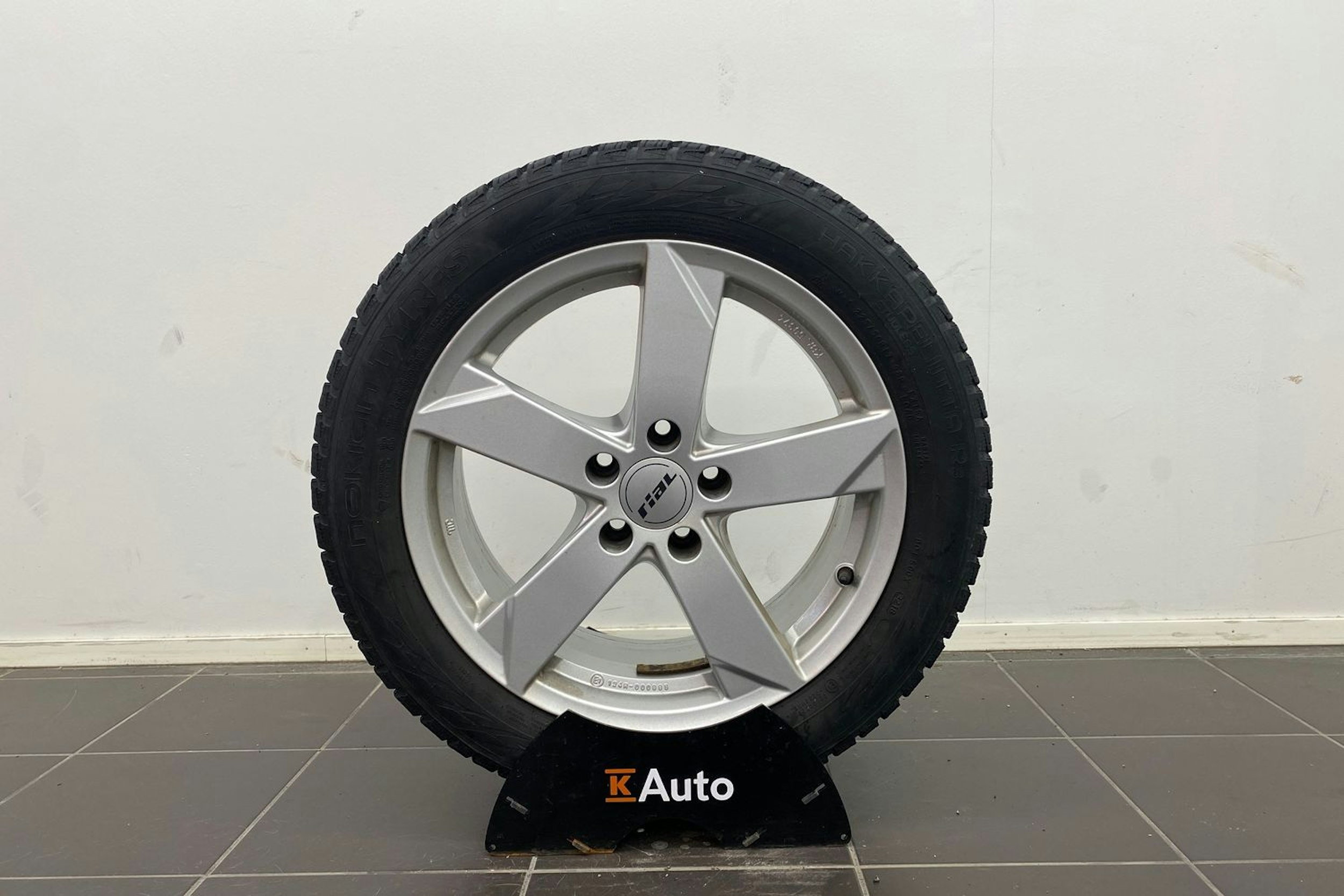 Musta Audi A4 2019 kuva 13.