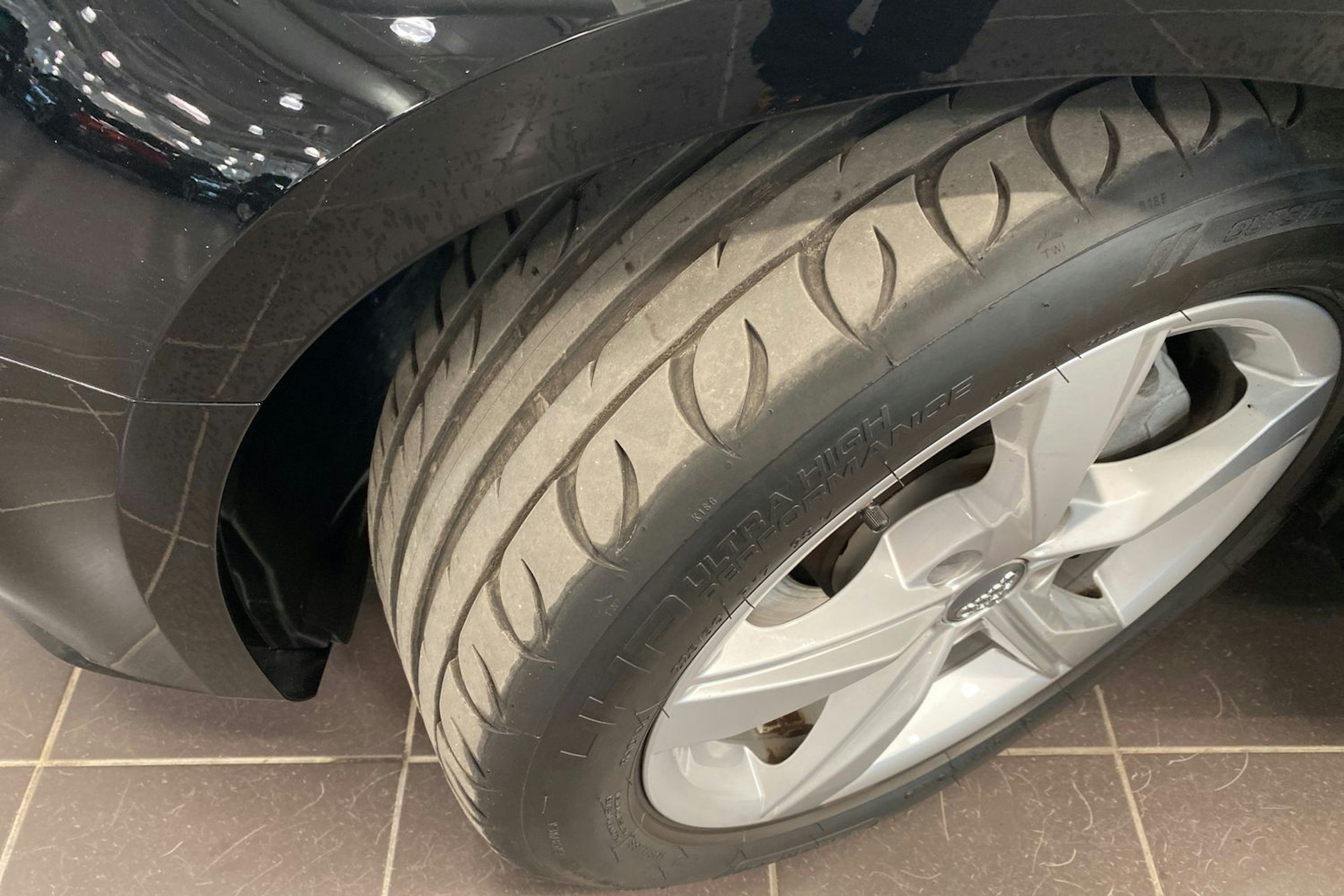 Musta Audi A4 2019 kuva 14.