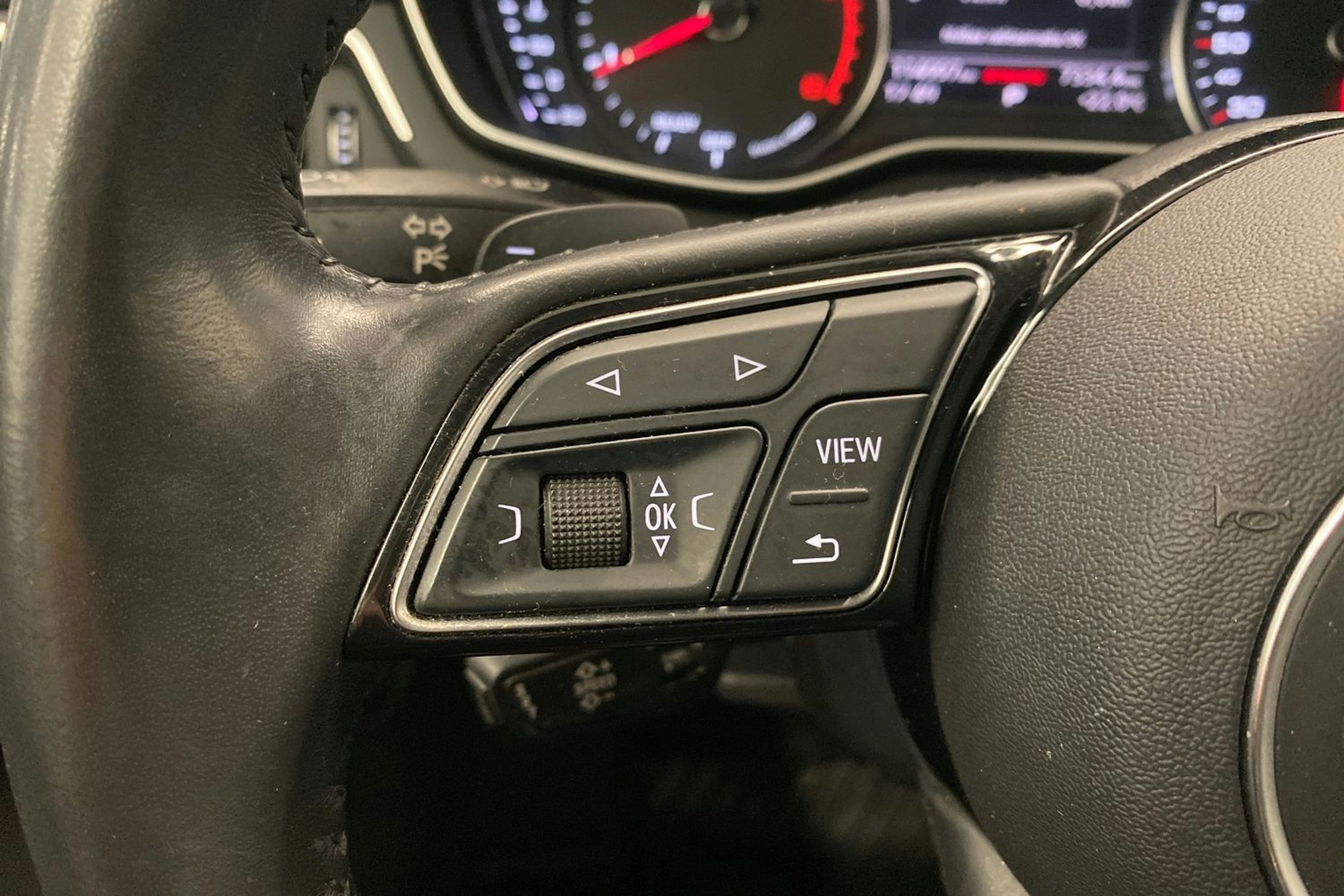 Musta Audi A4 2019 kuva 17.