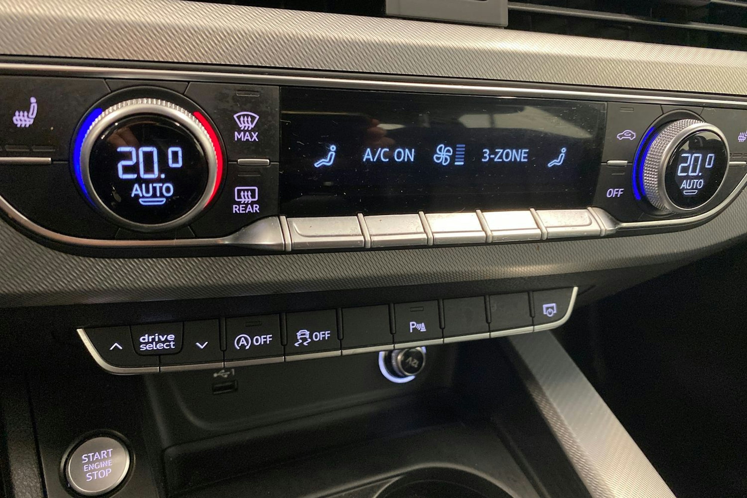 Musta Audi A4 2019 kuva 24.