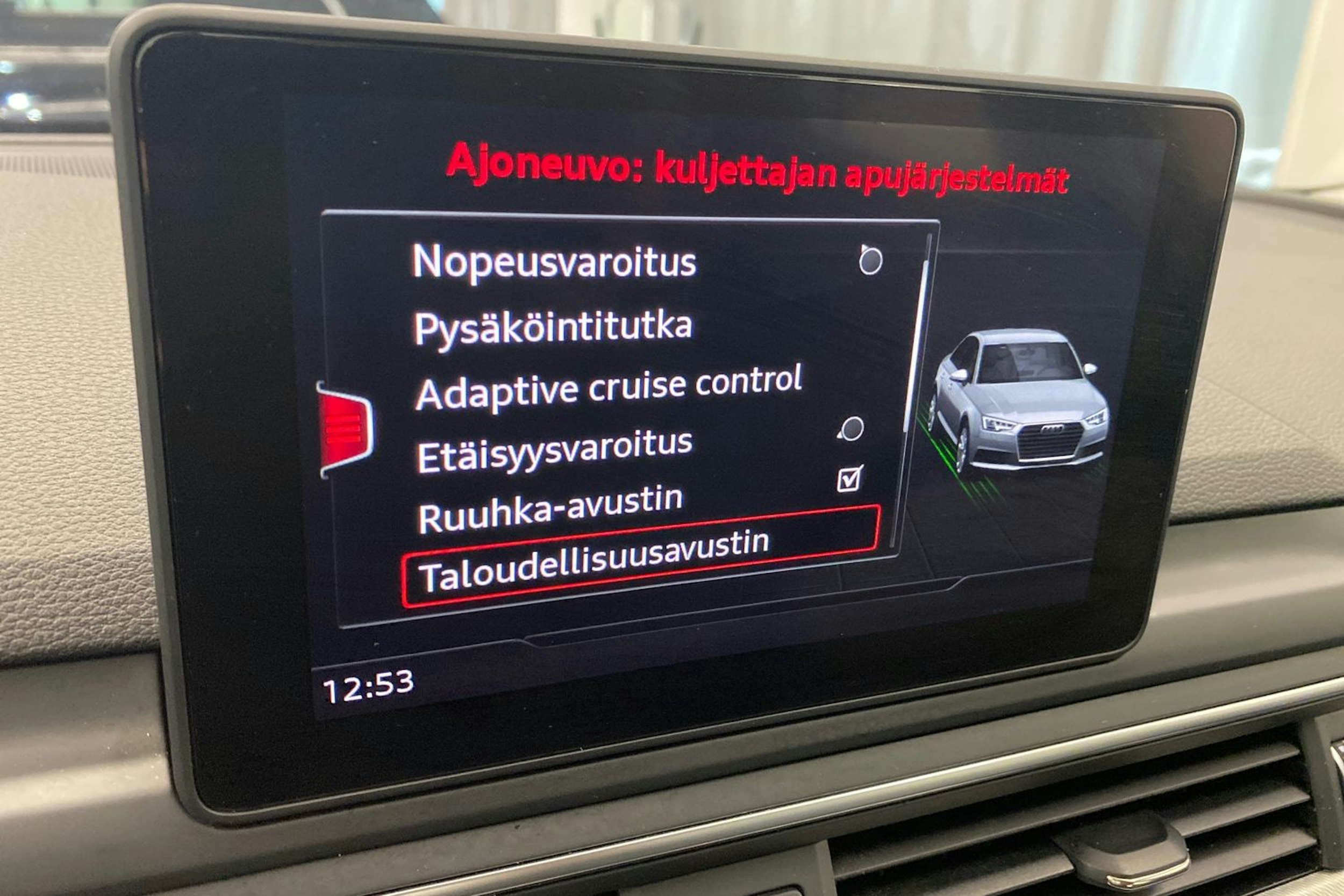 Musta Audi A4 2019 kuva 29.