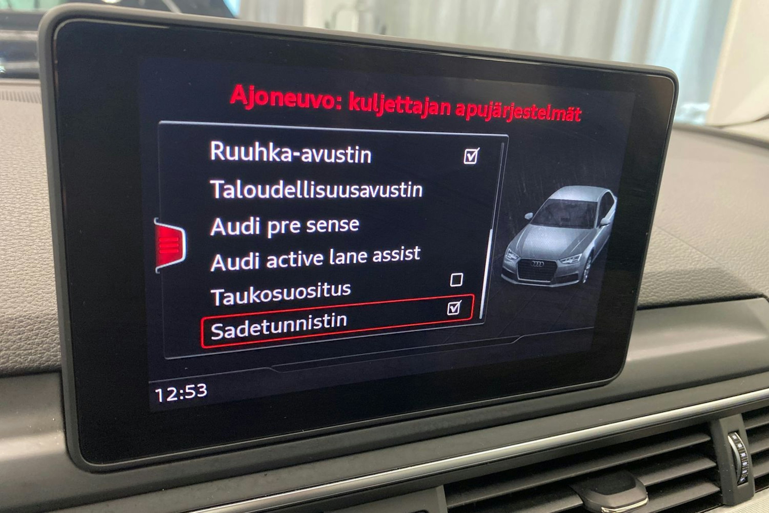 Musta Audi A4 2019 kuva 30.