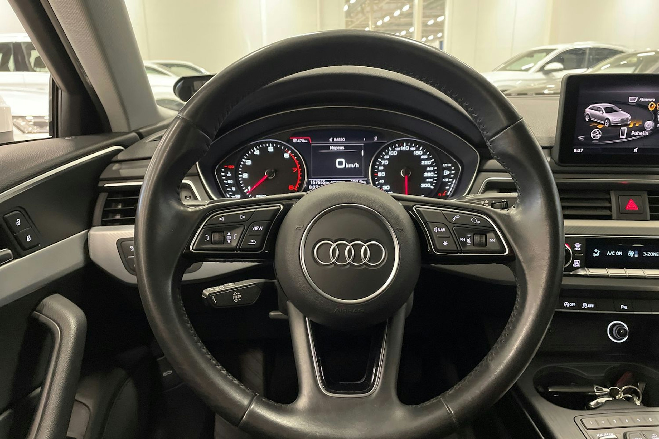 valkoinen Audi A4 2019 kuva 17.