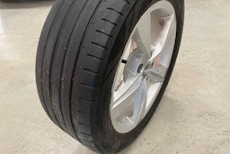 valkoinen Audi A4 2019 kuva 42.