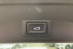 valkoinen Audi A4 2019 kuva 44.