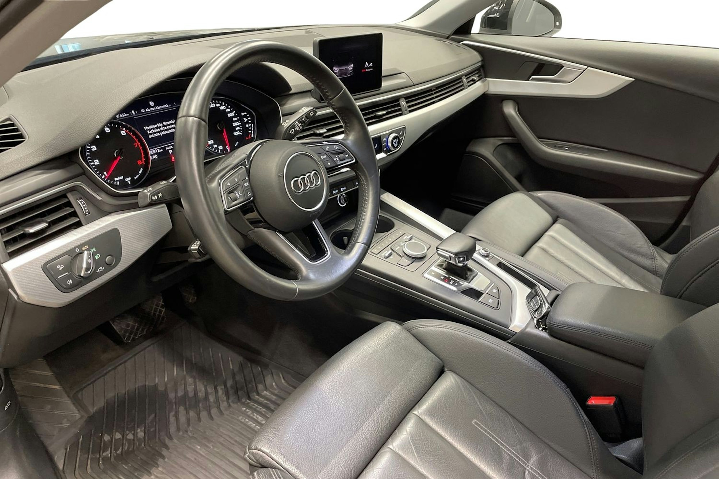 Musta Audi A4 2019 kuva 7.