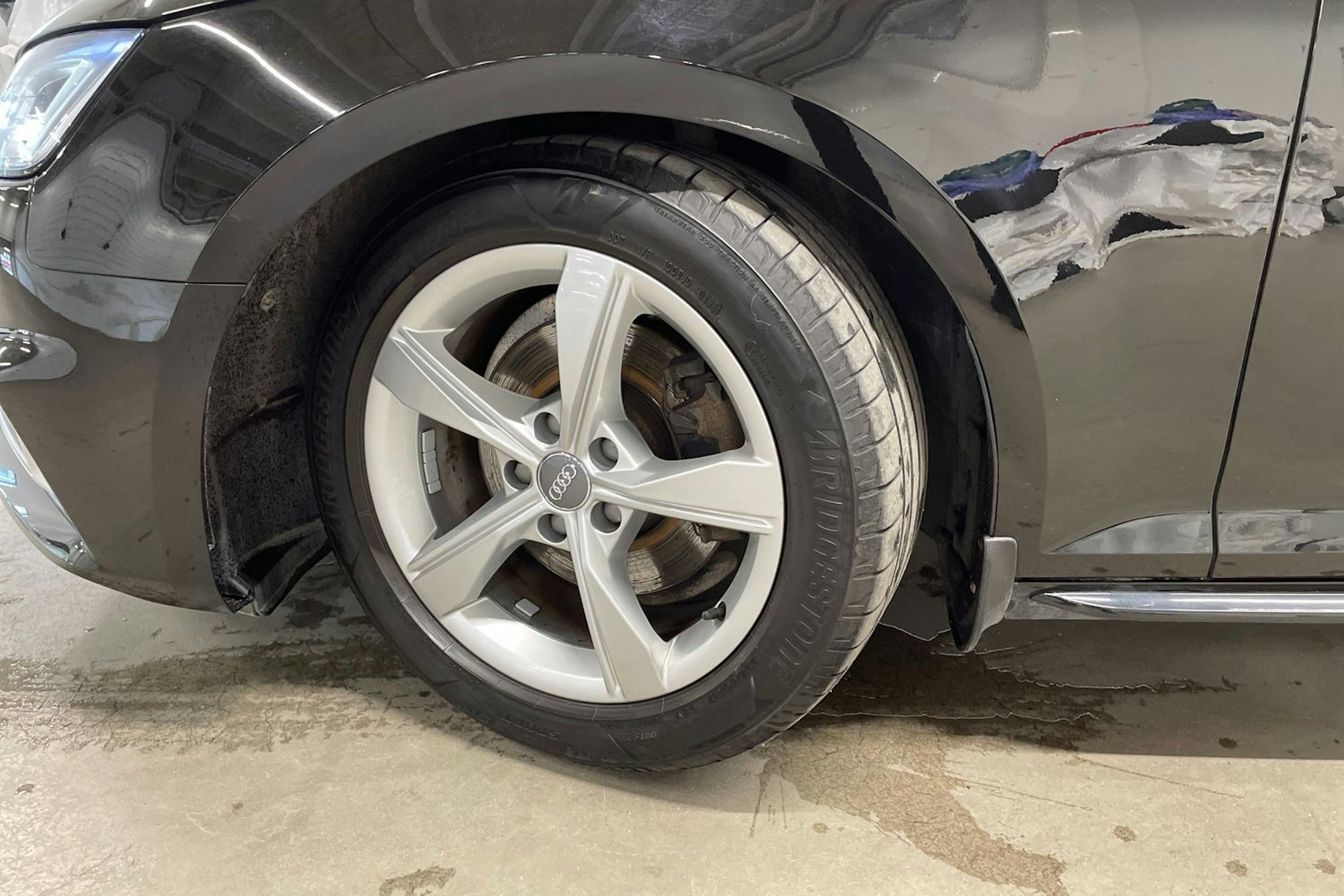 Musta Audi A4 2019 kuva 13.