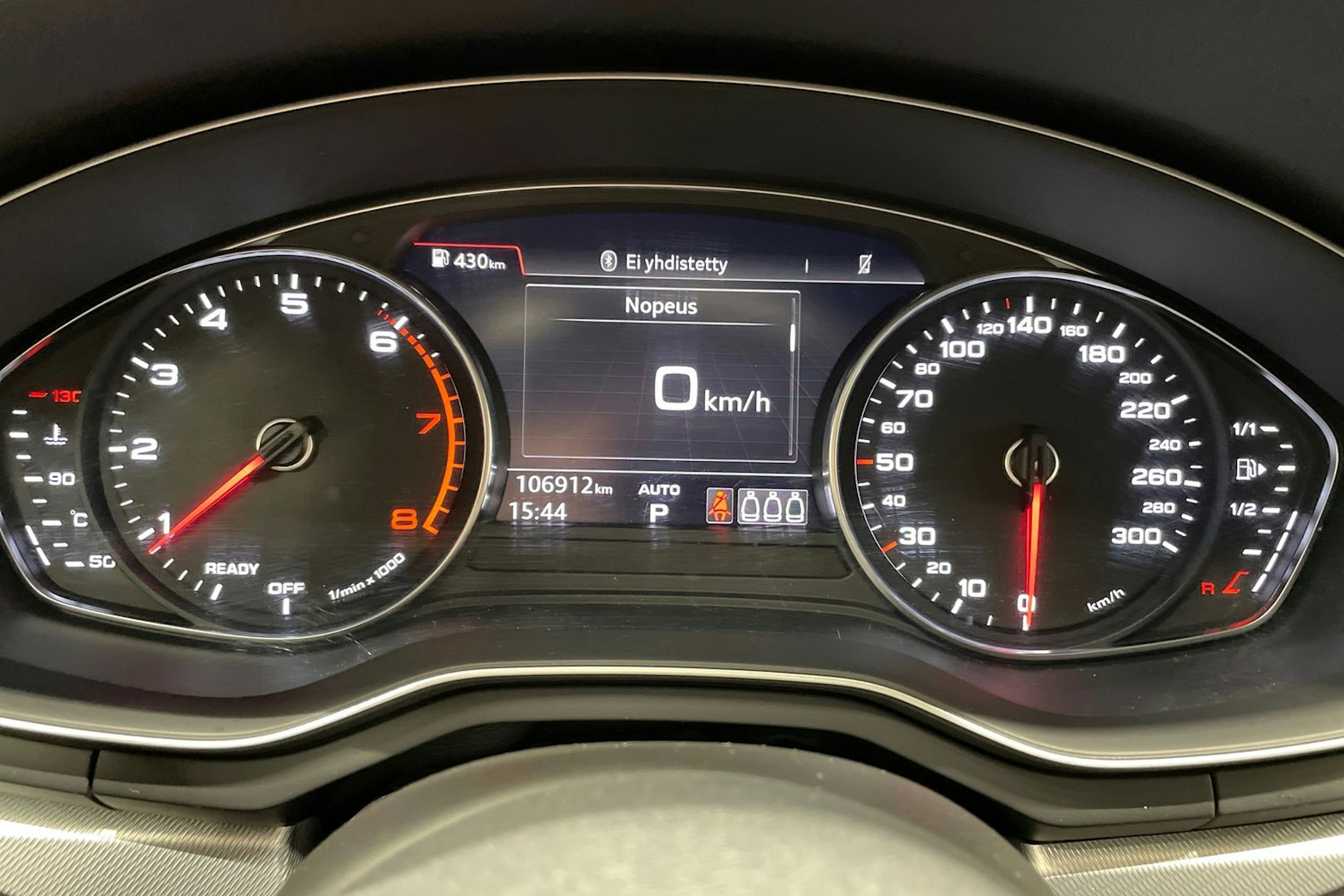Musta Audi A4 2019 kuva 16.
