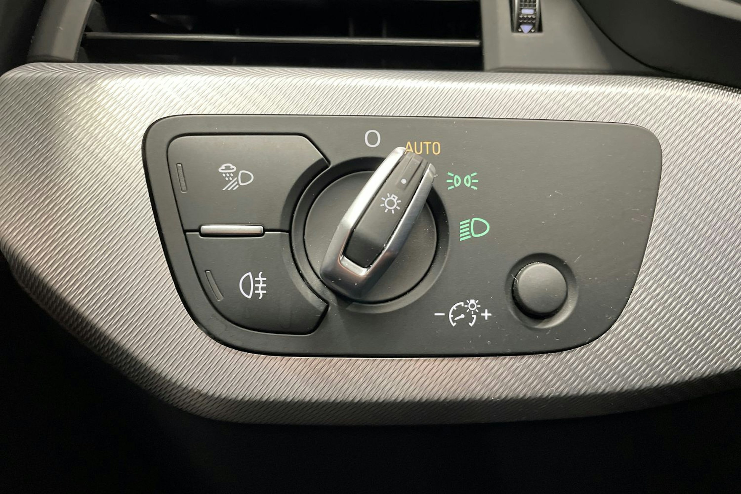 Musta Audi A4 2019 kuva 25.