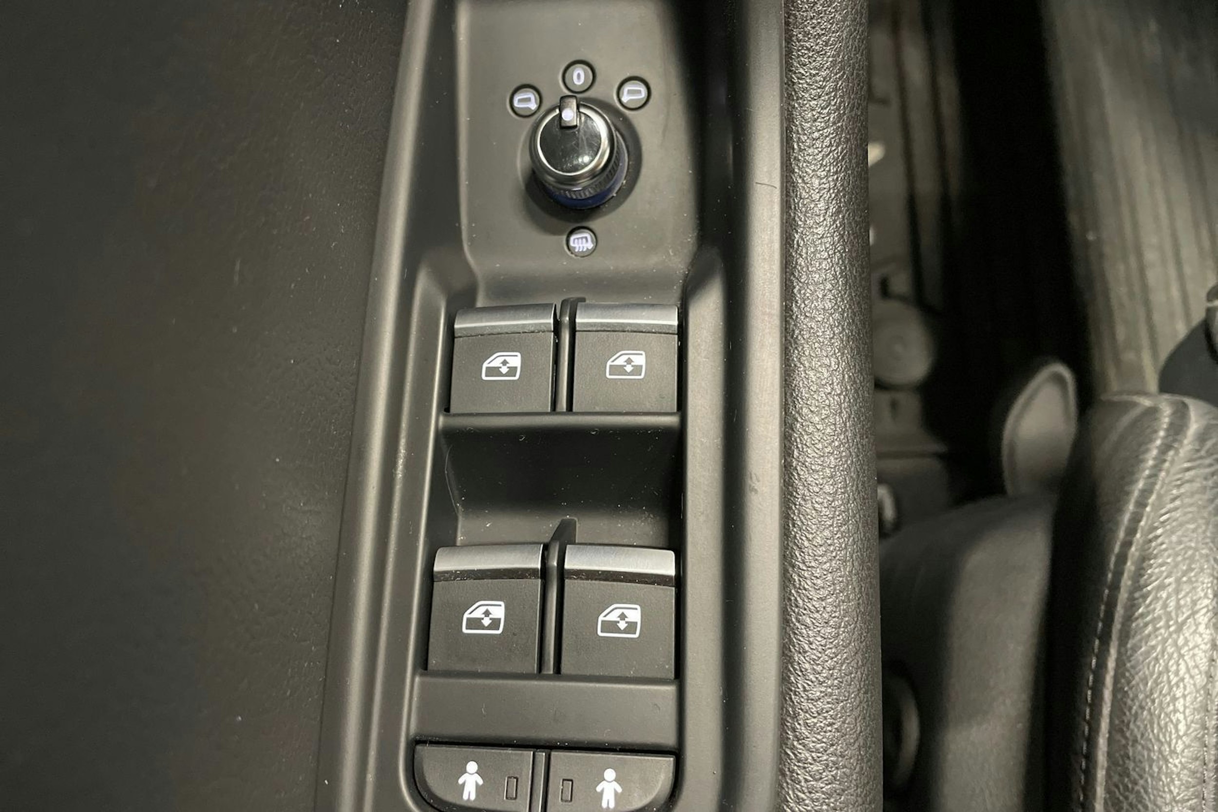 Musta Audi A4 2019 kuva 26.