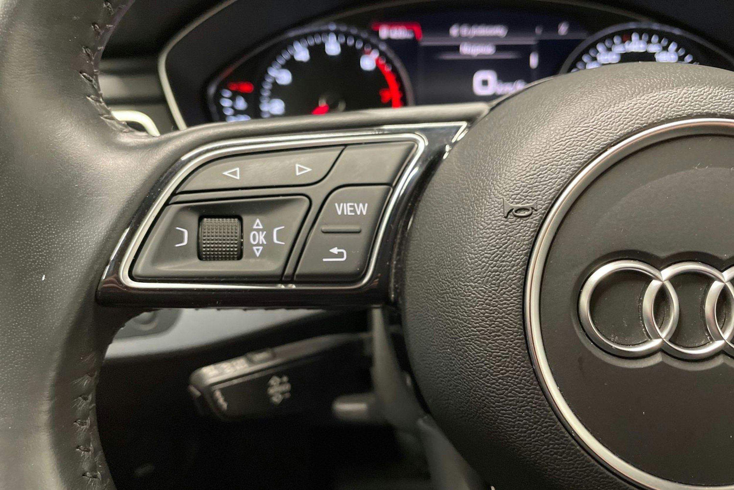 Musta Audi A4 2019 kuva 28.