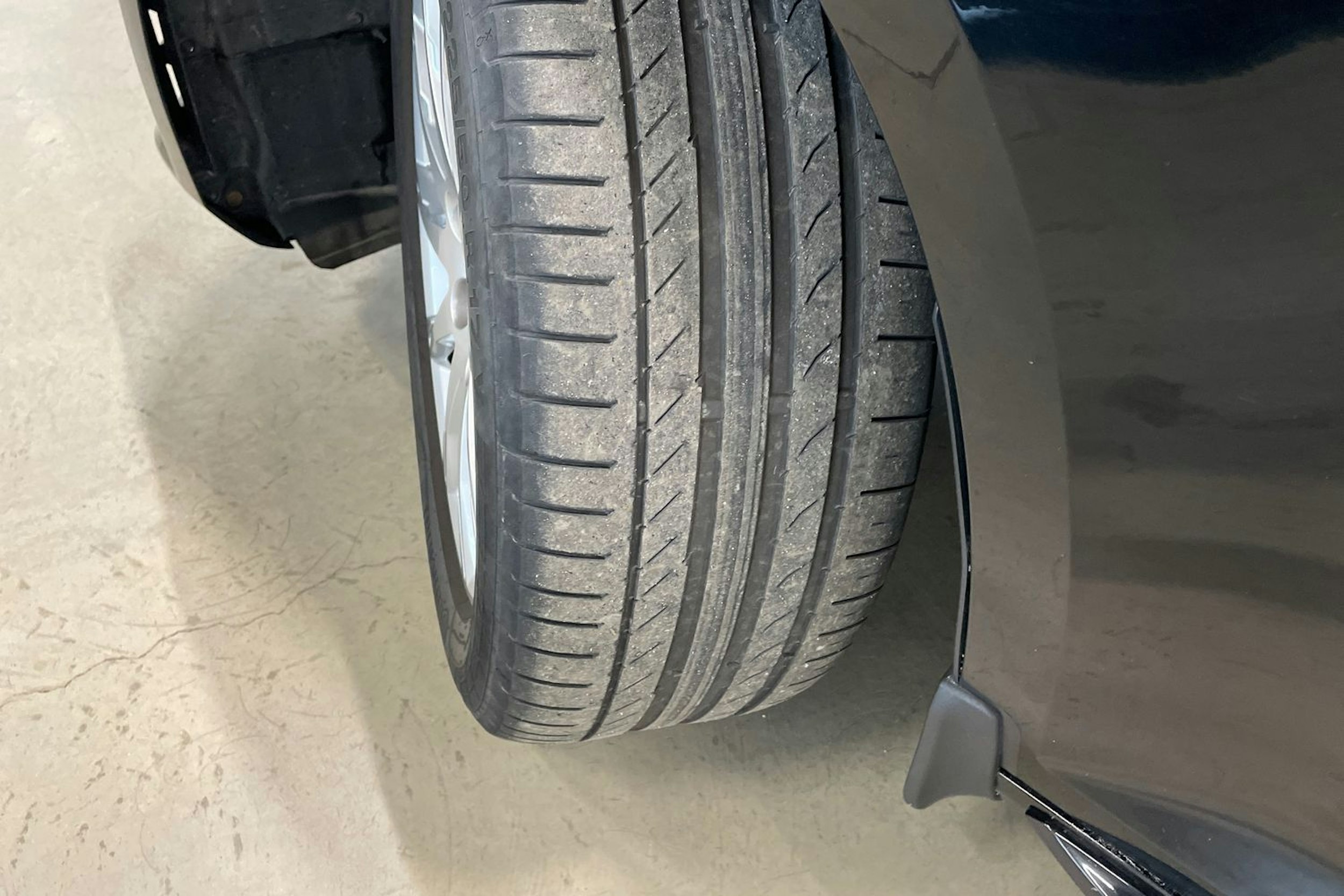 musta Audi A4 2019 kuva 13.