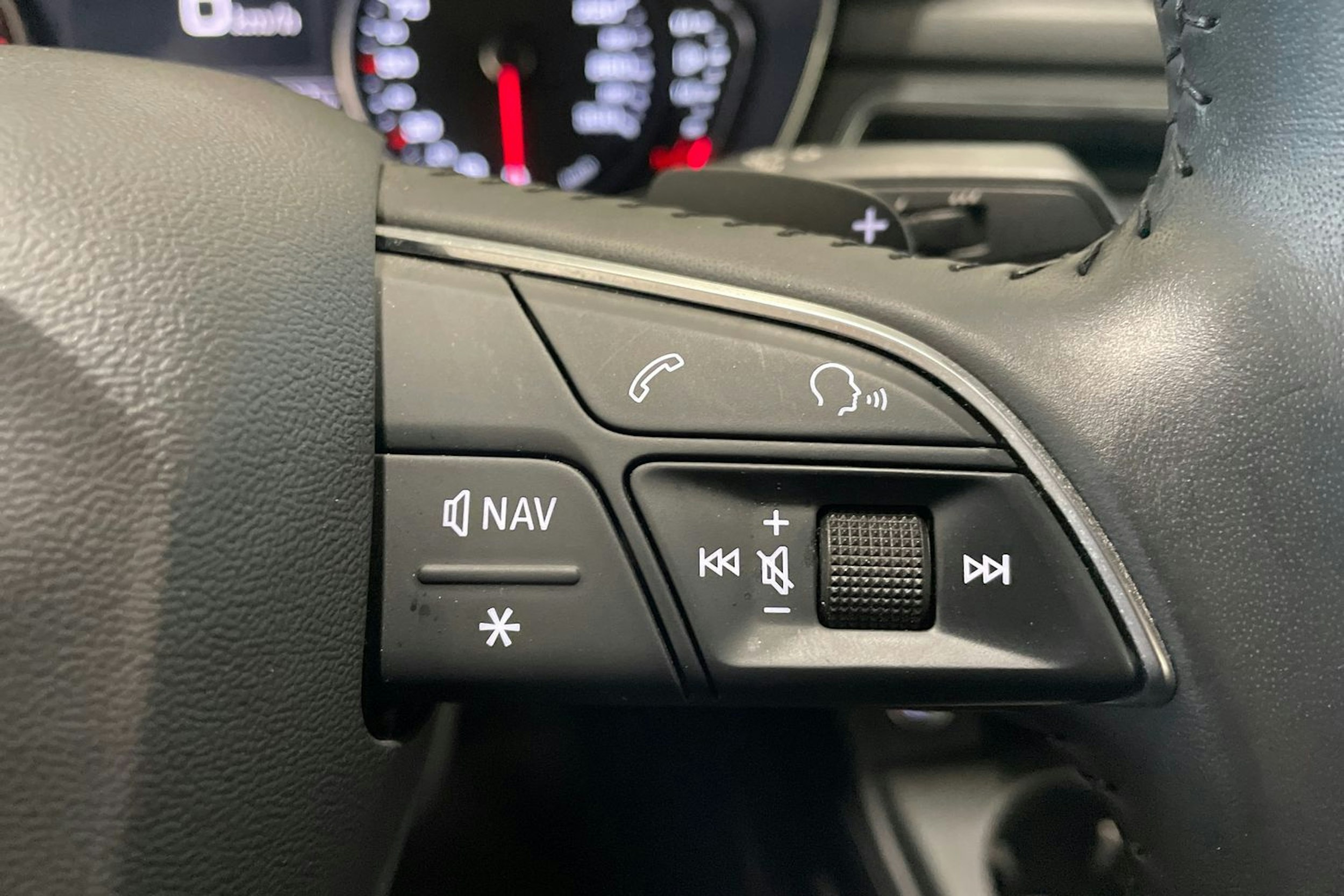 musta Audi A4 2019 kuva 16.