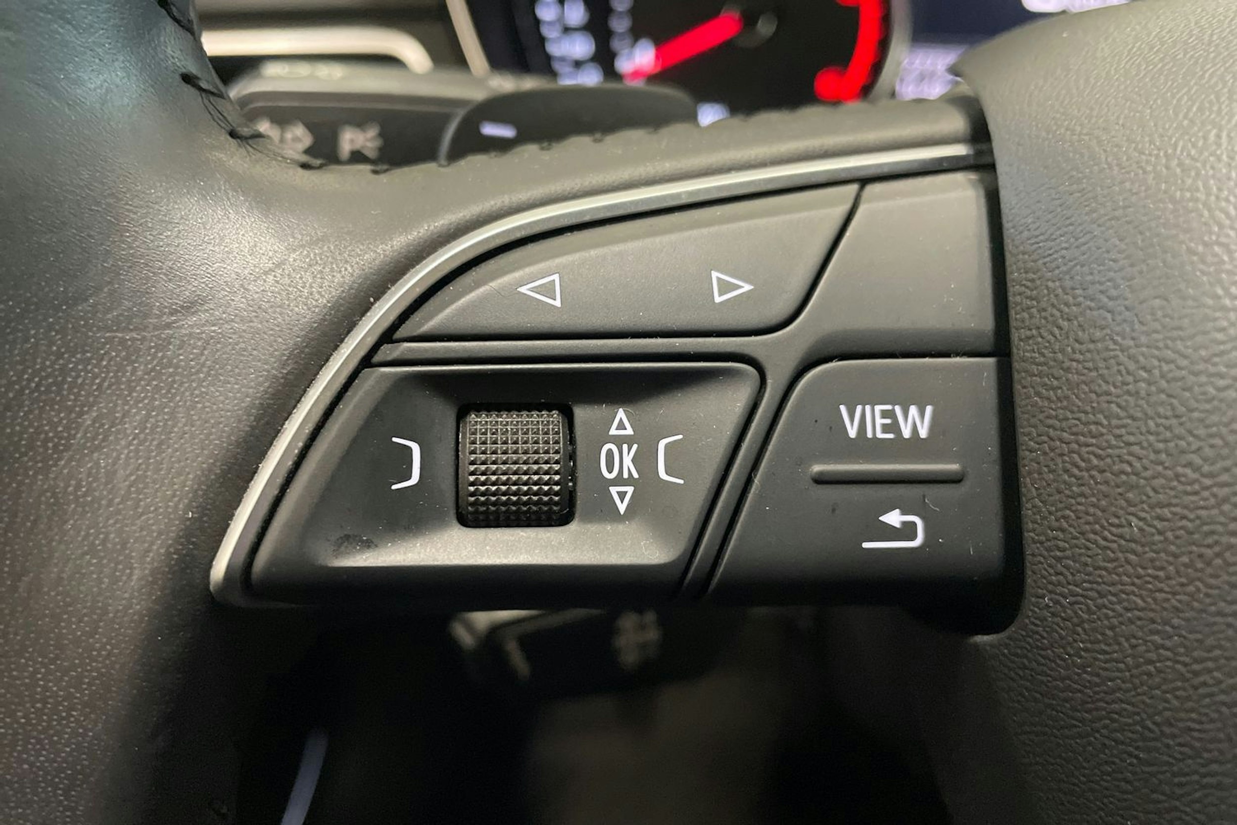 musta Audi A4 2019 kuva 17.