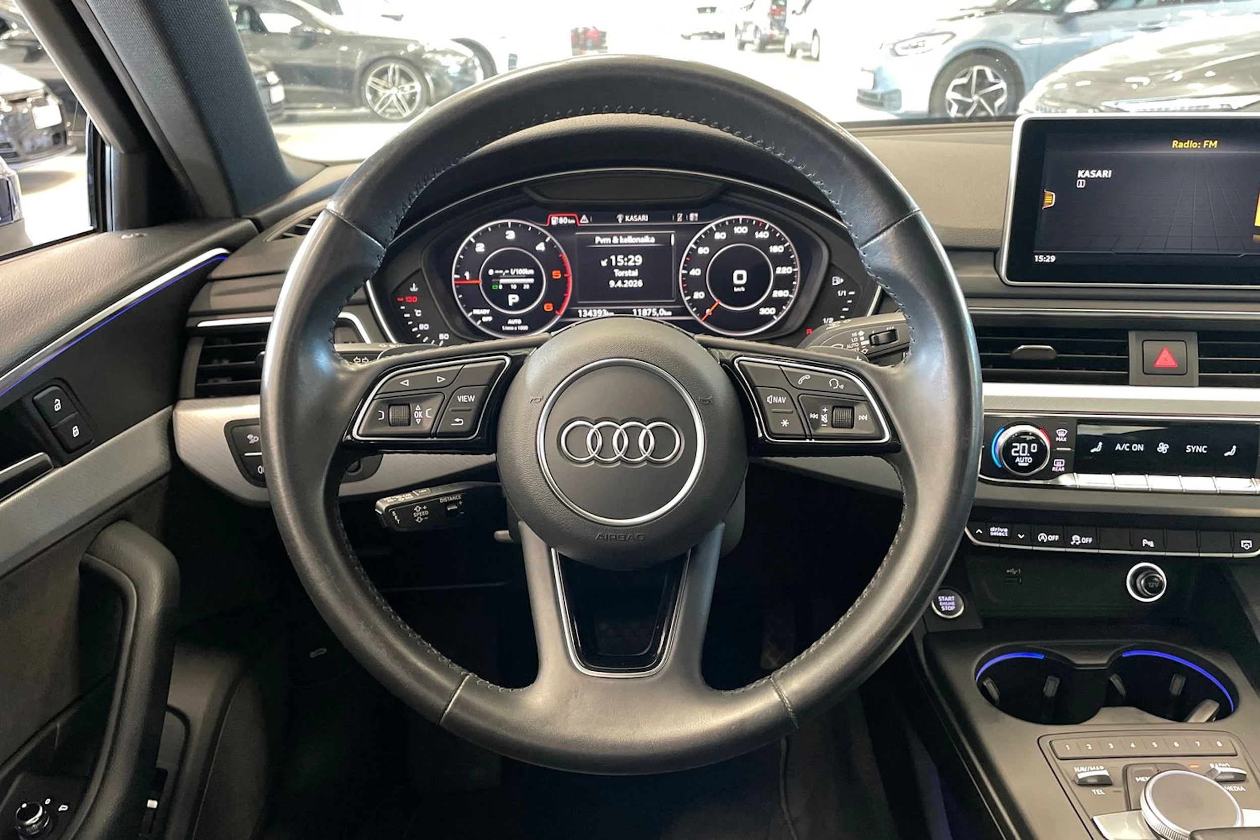 sininen Audi A4 2019 kuva 12.