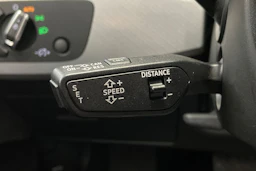 sininen Audi A4 2019 kuva 15.