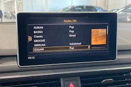 sininen Audi A4 2019 kuva 18.