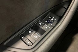 sininen Audi A4 2019 kuva 30.