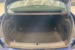 sininen Audi A4 2019 kuva 31.