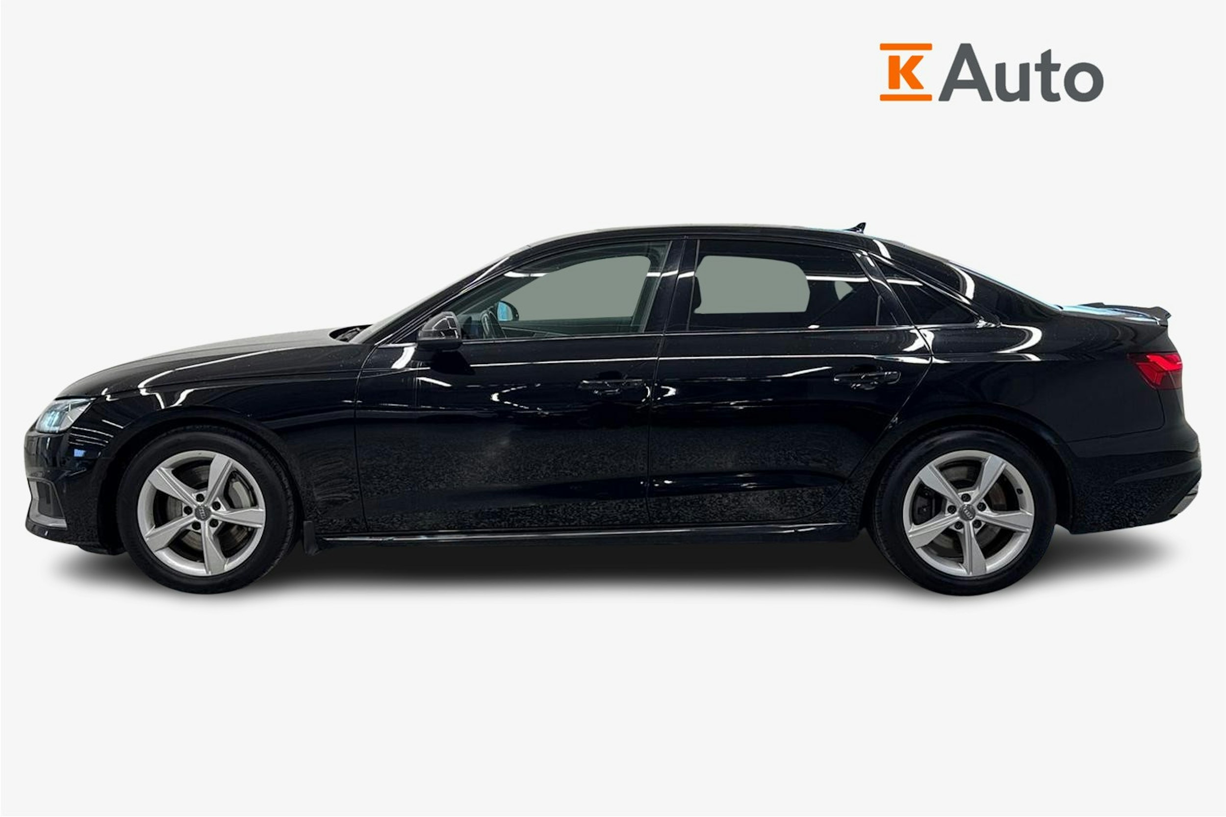 Musta Audi A4 2020 kuva 6.