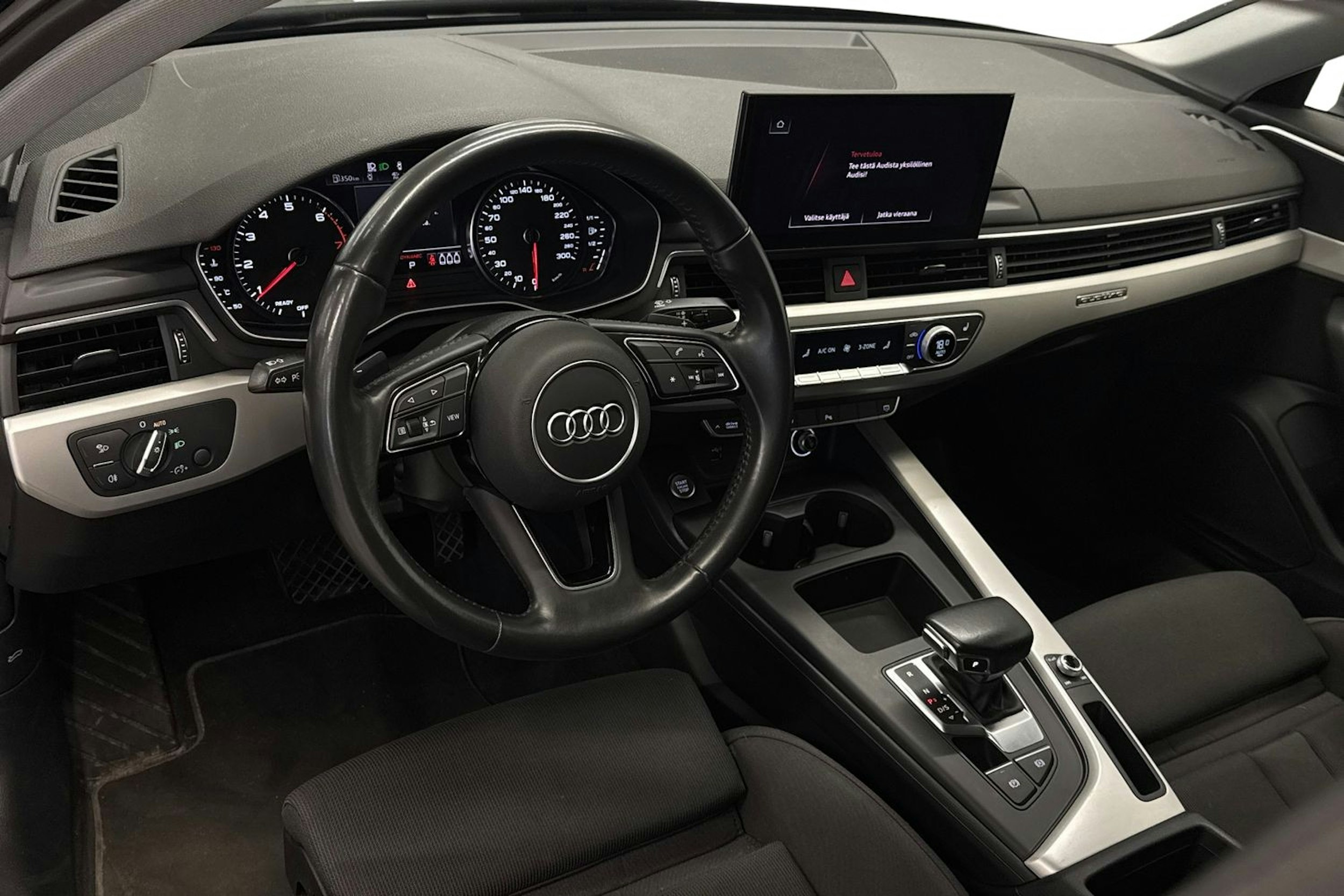 Musta Audi A4 2020 kuva 7.