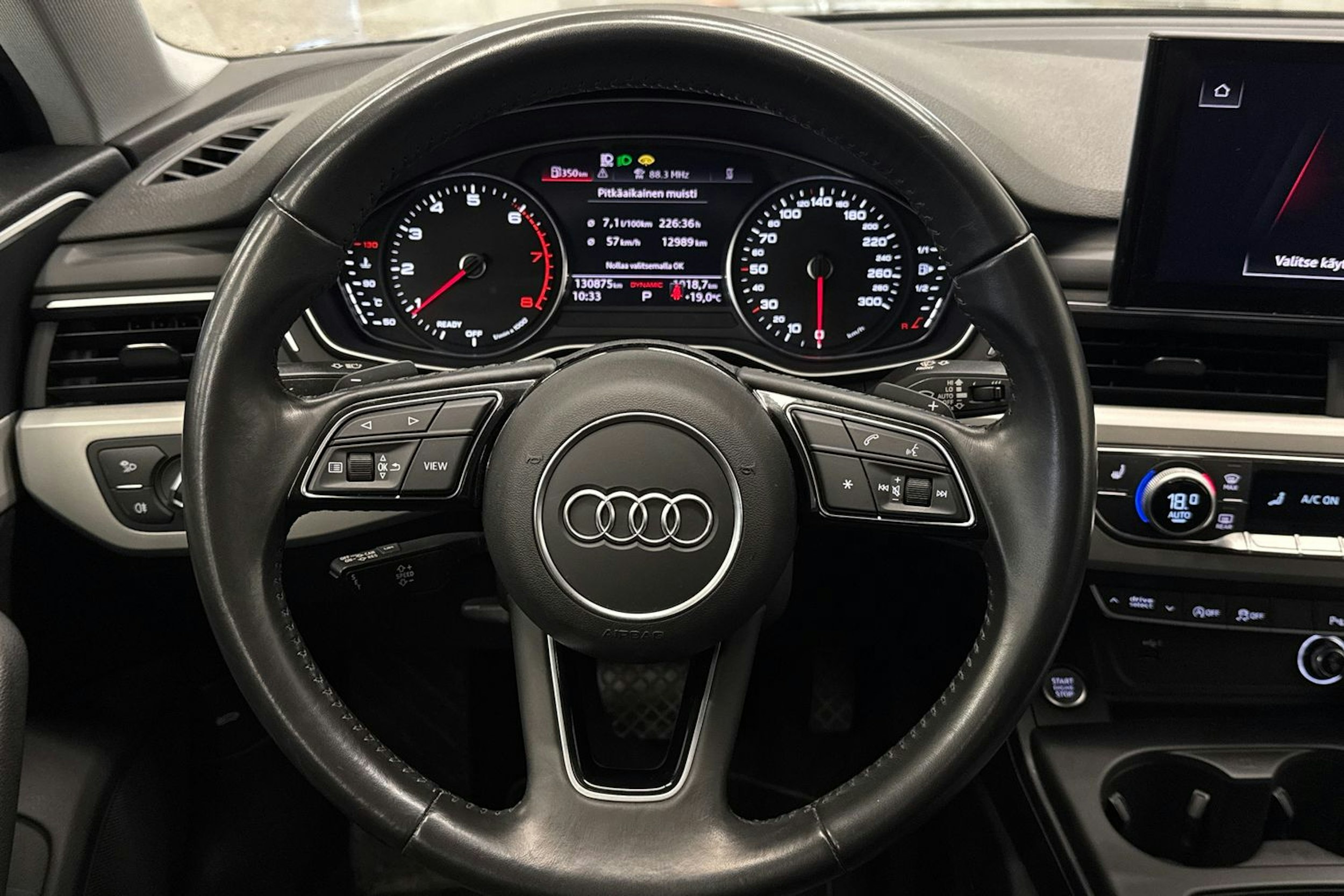 Musta Audi A4 2020 kuva 14.