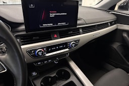 Musta Audi A4 2020 kuva 21.