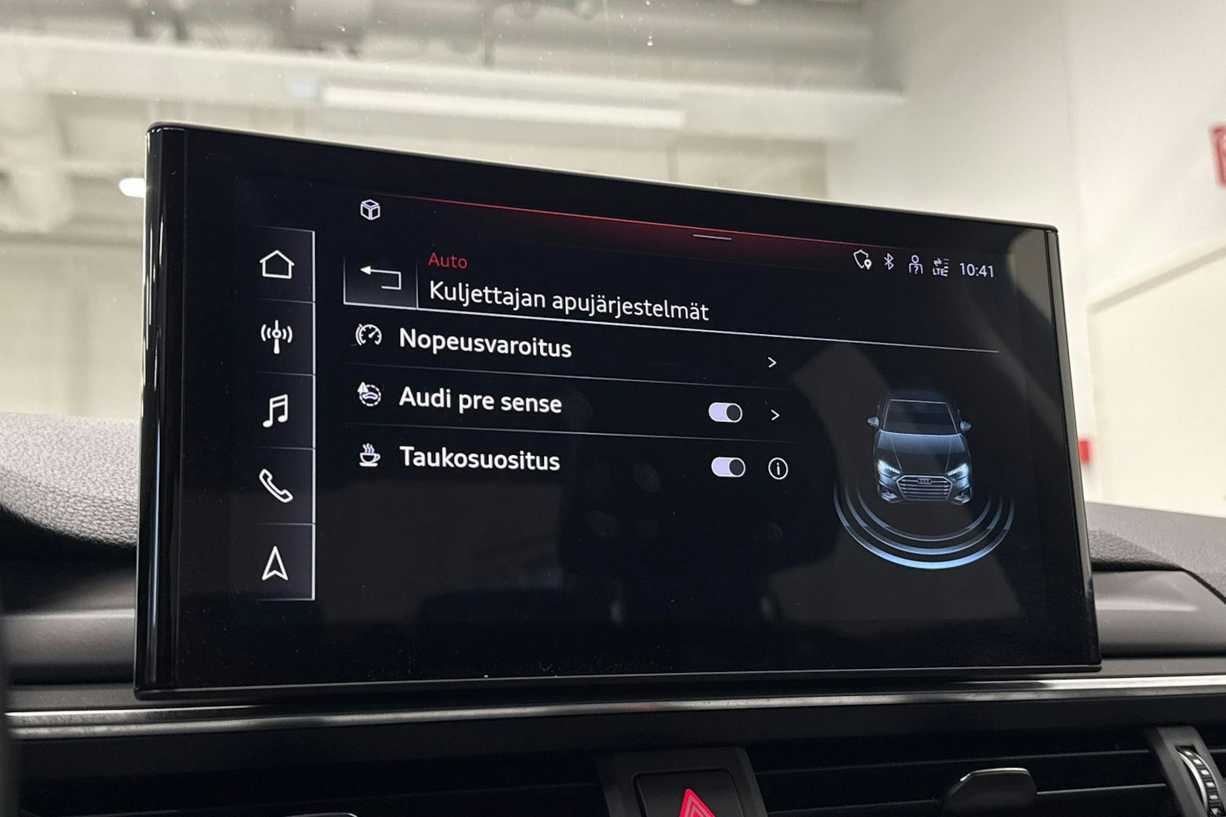 Musta Audi A4 2020 kuva 29.